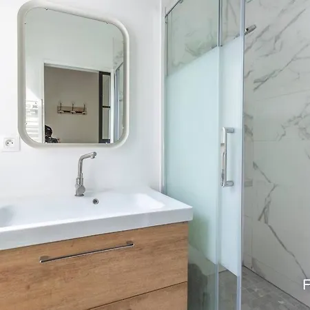 Quiet Cosy And Large With Terrace Location * Saint-Ouen (Seine-Saint-Denis)