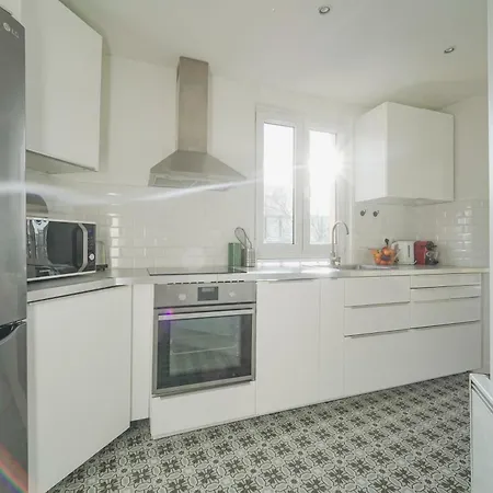 Apartment Quiet Cosy And Large With Terrace Location Saint-Ouen (Seine-Saint-Denis)