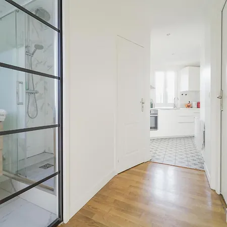 Quiet Cosy And Large With Terrace Location Apartment